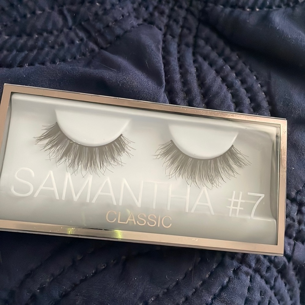Huda beauty eyelashes